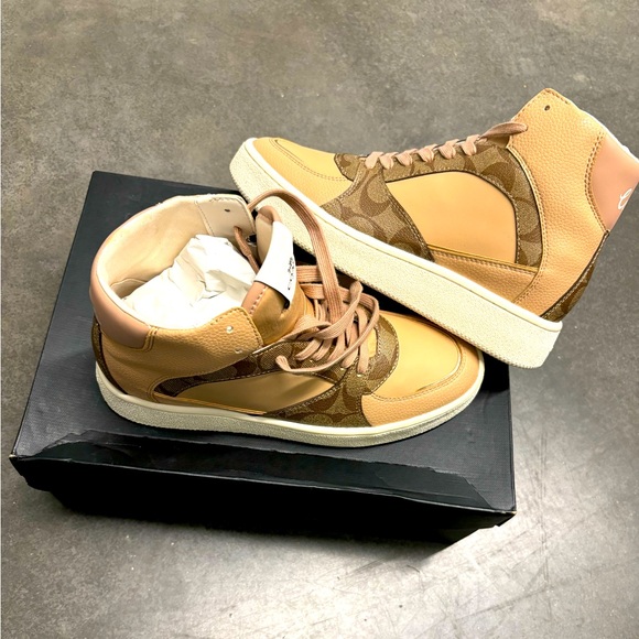 Coach Sneaker ✨ - Women’s - Picture 1 of 6